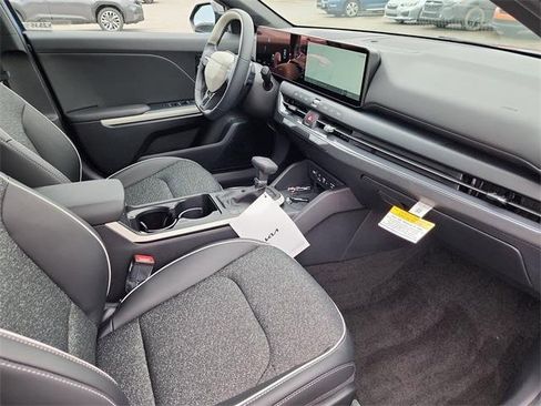 New 2025 Kia K4 GT-Line w/ GT-Line Sunroof Package image 16