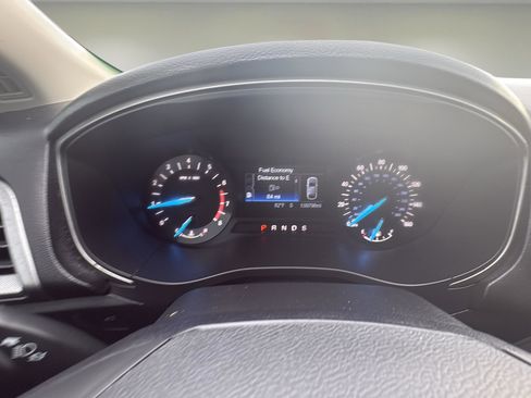 Used 2017 Ford Fusion SE image 12