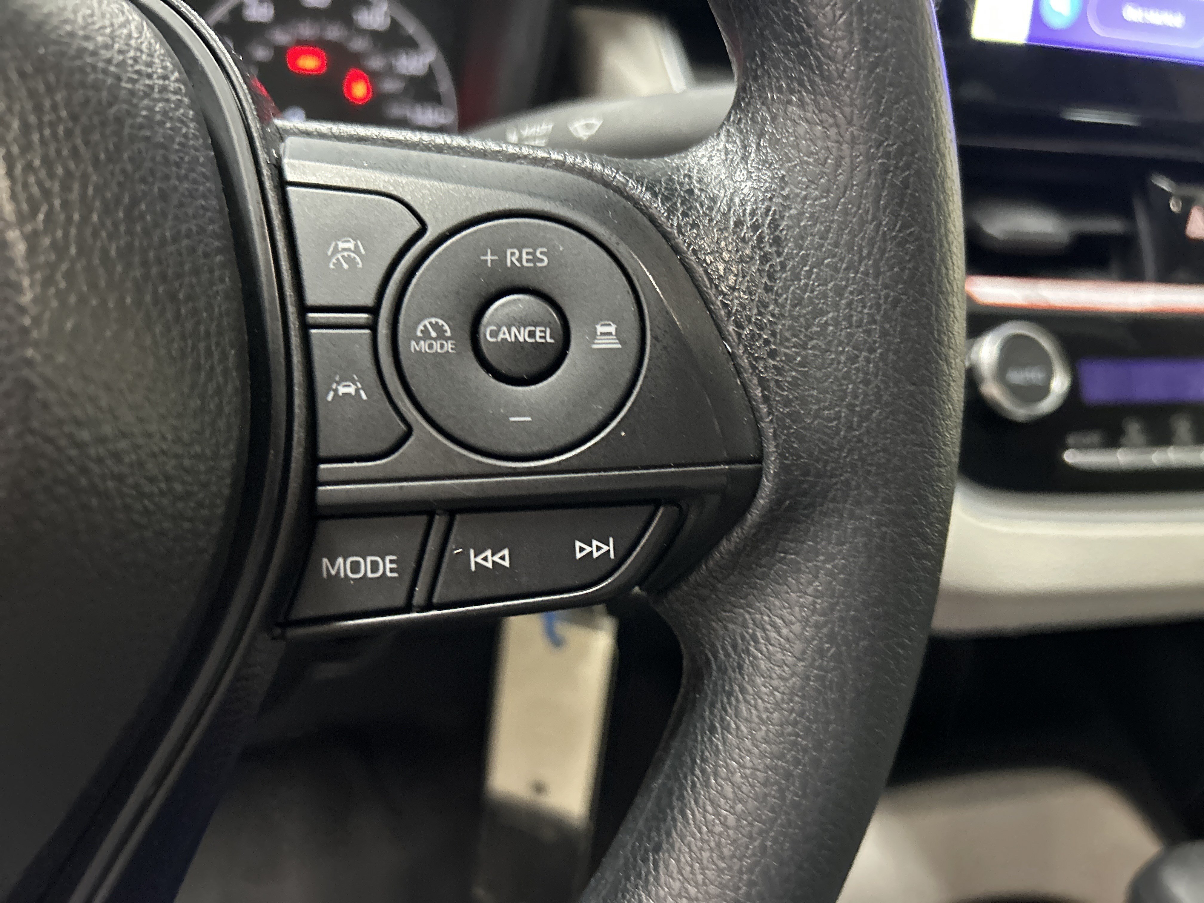Used 2025 Toyota Corolla LE FWD image 20