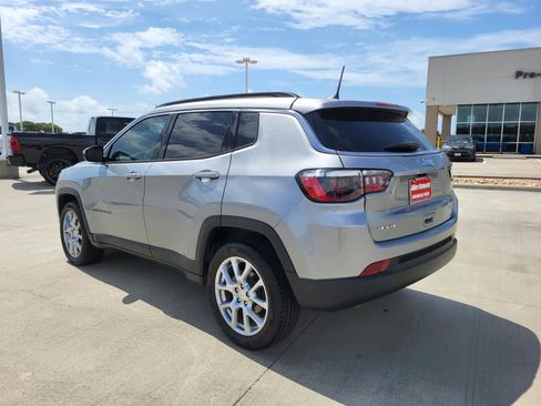 Certified 2024 Jeep Compass Latitude image 3