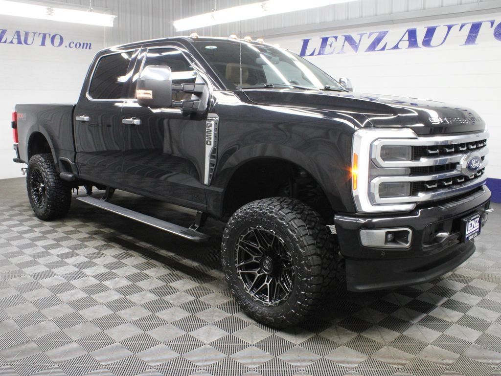 Used 2023 Ford F250 Platinum AWD/4WD image 3