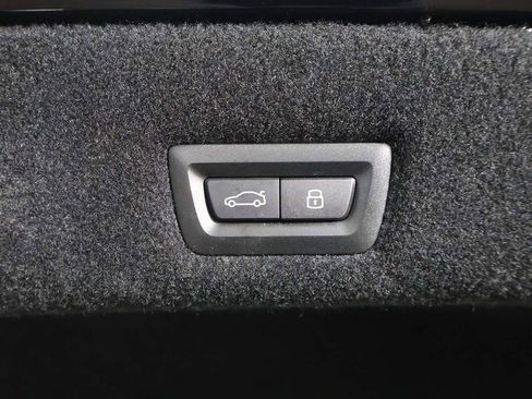 Used 2025 BMW 740i xDrive image 23