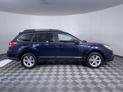 Used 2013 Subaru Outback 3.6R Limited w/ Moonroof Pkg image 10