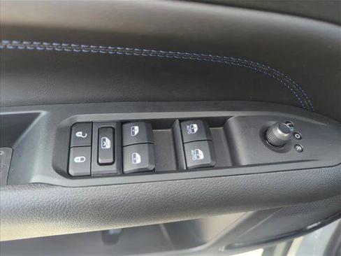 New 2026 Jeep Compass Latitude image 18