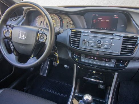 Used 2016 Honda Accord Sport image 23