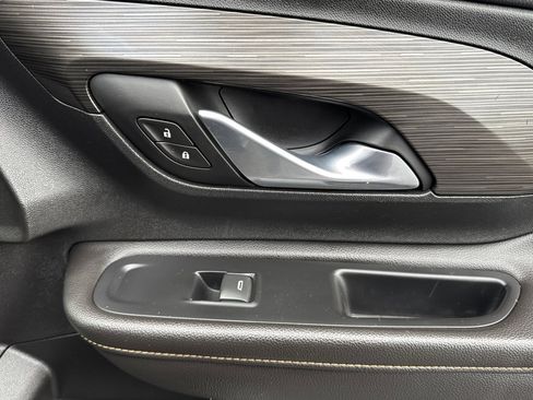 Used 2020 GMC Terrain SLT image 19