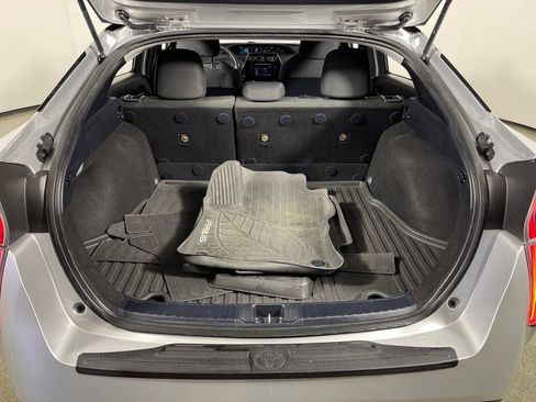 Used 2017 Toyota Prius Two image 10