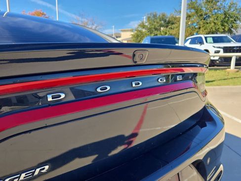 Used 2018 Dodge Charger SXT Plus w/ Driver Convenience Group image 10