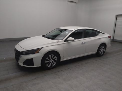 Used 2023 Nissan Altima 2.5 S FWD image 2