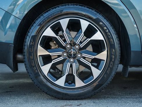 Used 2024 Kia Carnival EX FWD image 22