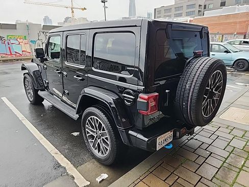 Used 2022 Jeep Wrangler Unlimited Sahara image 5