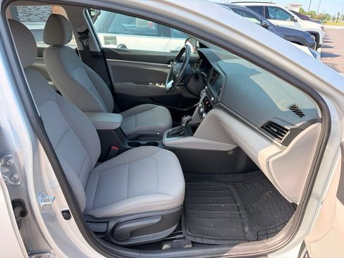Used 2019 Hyundai Elantra Value Edition FWD image 10