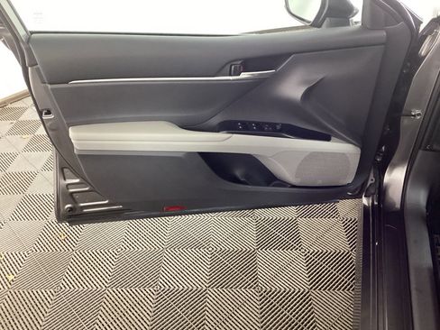 Used 2020 Toyota Camry LE image 16