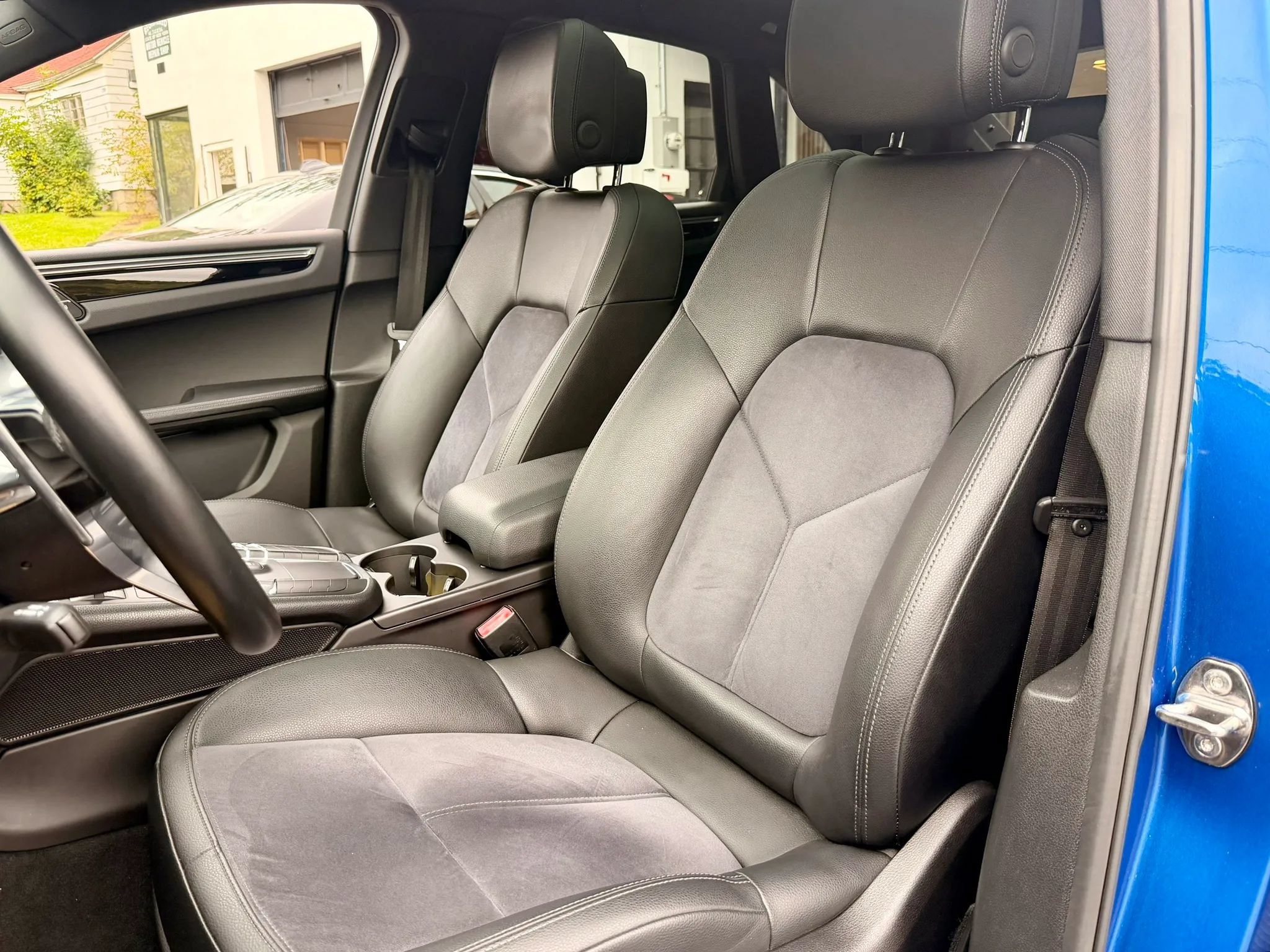 Used 2017 Porsche Macan AWD/4WD image 17