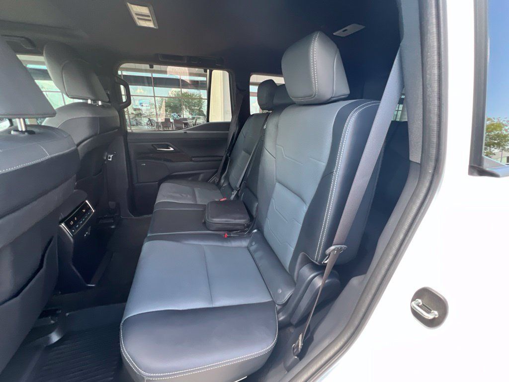 Used 2024 Lexus GX 550 w/ Cold Area Package AWD/4WD image 10