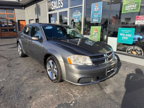 Used 2013 Dodge Avenger SE image 3
