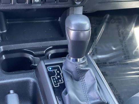 Used 2023 Toyota Tacoma TRD Off-Road image 15