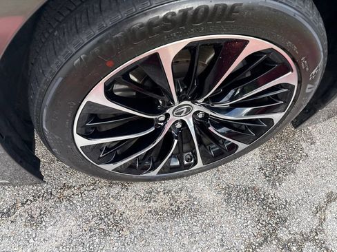 Used 2023 Lexus LS 500 w/ Luxury Package RWD image 9