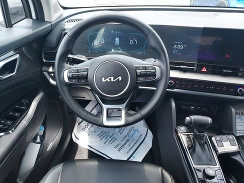Used 2024 Kia Sportage EX FWD image 16