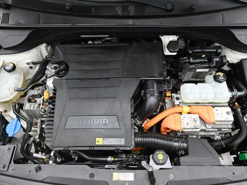 Used 2019 Kia Niro S Touring image 29