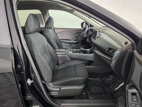 Used 2023 Nissan Rogue S image 13