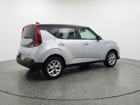 Used 2025 Kia Soul LX w/ LX Technology Package image 9