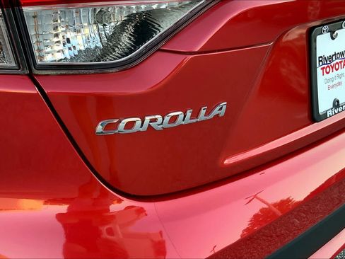 Used 2020 Toyota Corolla LE FWD image 33