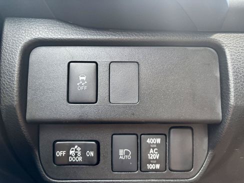 Used 2020 Toyota Tacoma TRD Off-Road w/ TRD Premium Off Road Package AWD/4WD image 25