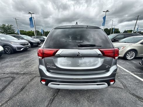 Used 2020 Mitsubishi Outlander SE image 5