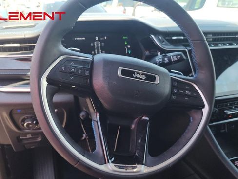 Used 2022 Jeep Grand Cherokee Trailhawk w/ Advanced Protech Group II AWD/4WD image 8