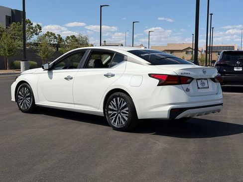 Certified 2024 Nissan Altima 2.5 SV FWD image 3