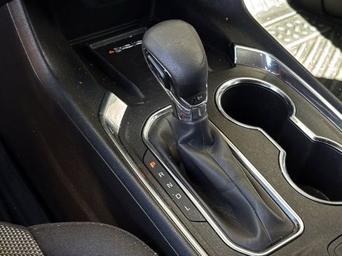 Used 2023 Chevrolet Traverse LT image 19