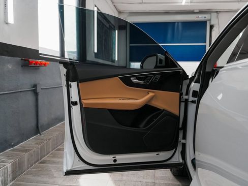 Used 2023 Audi Q8 Premium w/ Convenience Package image 10