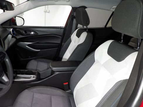 Used 2025 Chevrolet Trax LS w/ Driver Confidence Package image 11