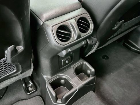 Used 2025 Jeep Wrangler Unlimited Rubicon AWD/4WD image 23