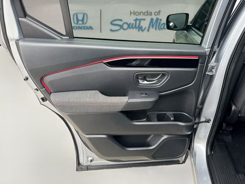 Used 2023 Honda Pilot Sport image 25