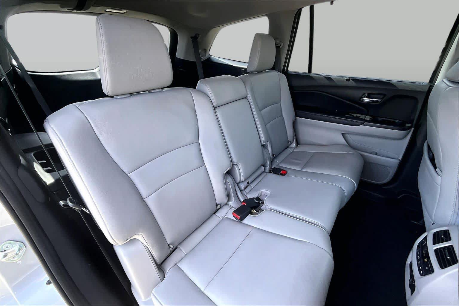 Used 2019 Honda Pilot Touring image 18