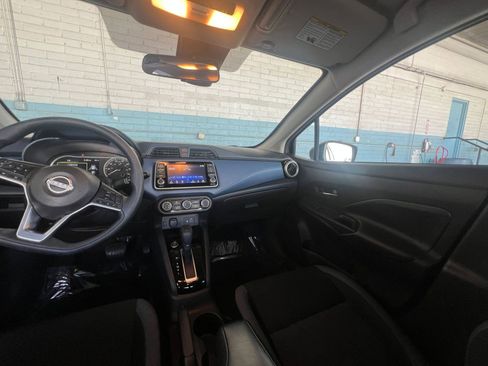 Used 2025 Nissan Versa SV image 35
