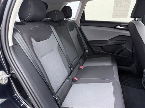 Used 2022 Volkswagen Taos S FWD image 21