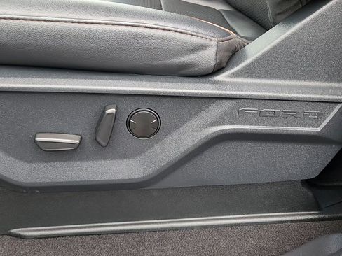 Used 2025 Ford F150 Lariat AWD/4WD image 9