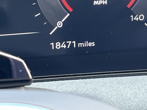 Used 2024 Nissan Ariya AWD image 26