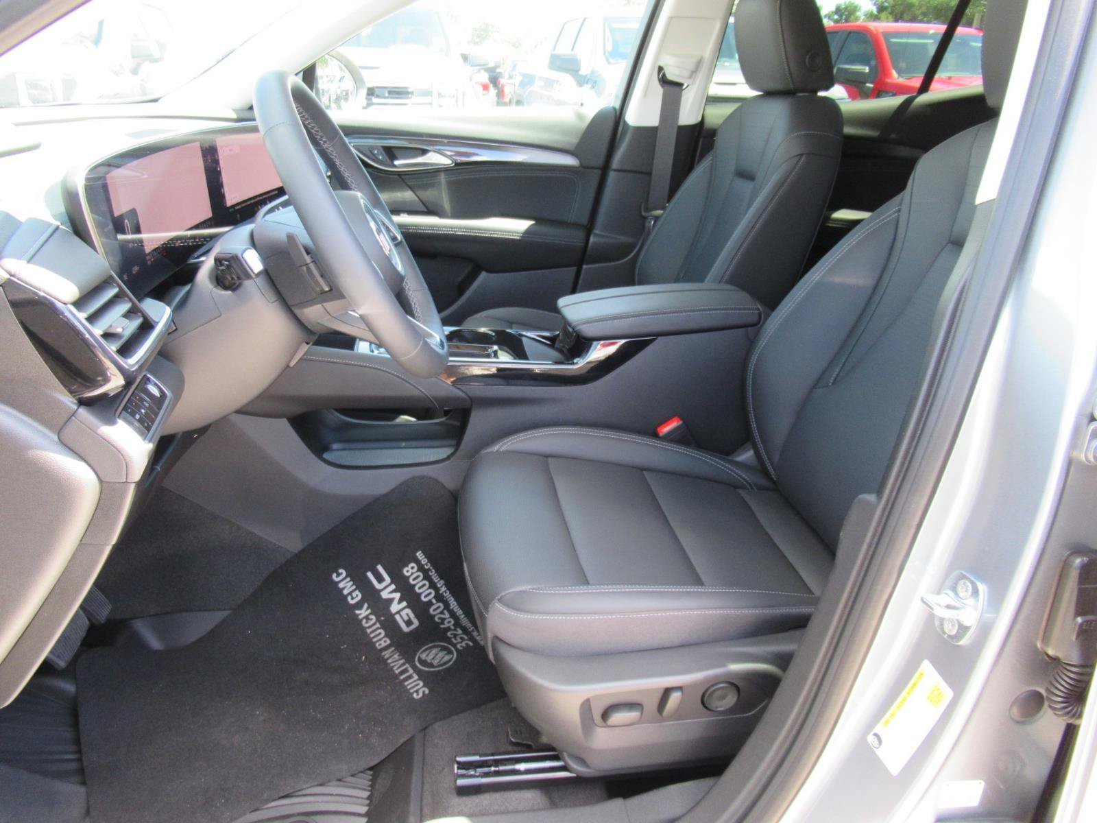 Used 2025 Buick Envision Preferred AWD/4WD image 18