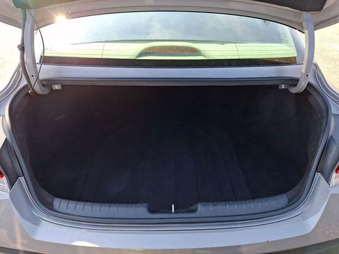 Used 2024 Hyundai Elantra SEL image 31