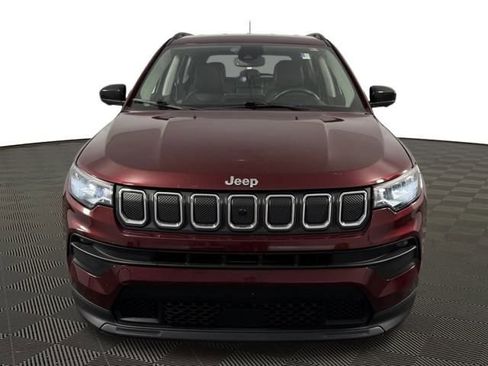 Used 2022 Jeep Compass Latitude image 2
