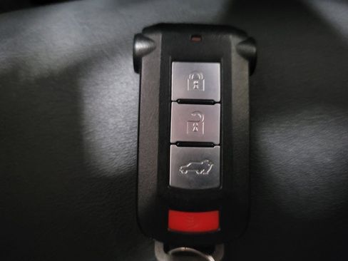Used 2018 Mitsubishi Outlander GT AWD/4WD image 32