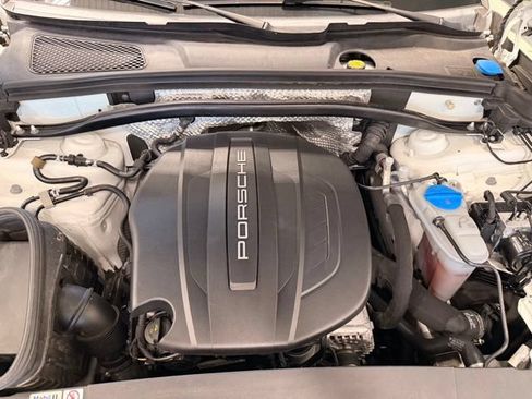 Used 2018 Porsche Macan Sport Edition AWD/4WD image 45
