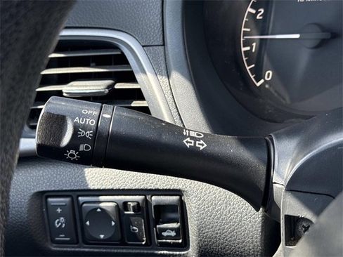 Used 2015 Nissan Sentra S image 25