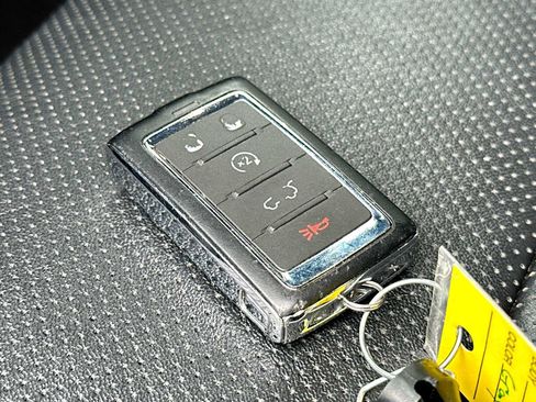 Used 2024 Jeep Wagoneer L Series II RWD image 29