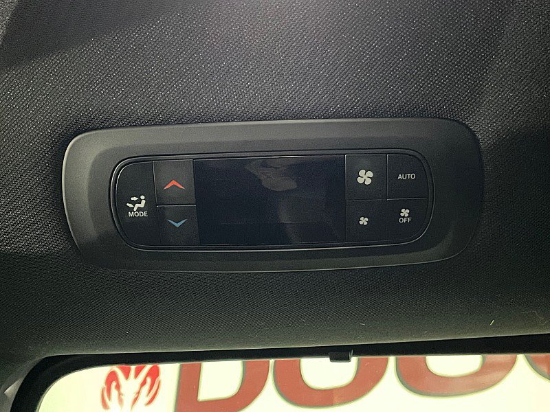 Used 2026 Chrysler Pacifica Select FWD image 26