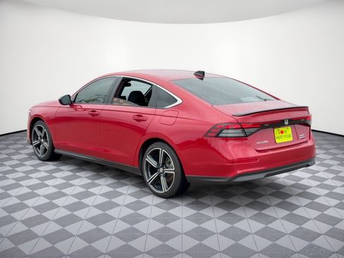 Used 2025 Honda Accord Sport image 3